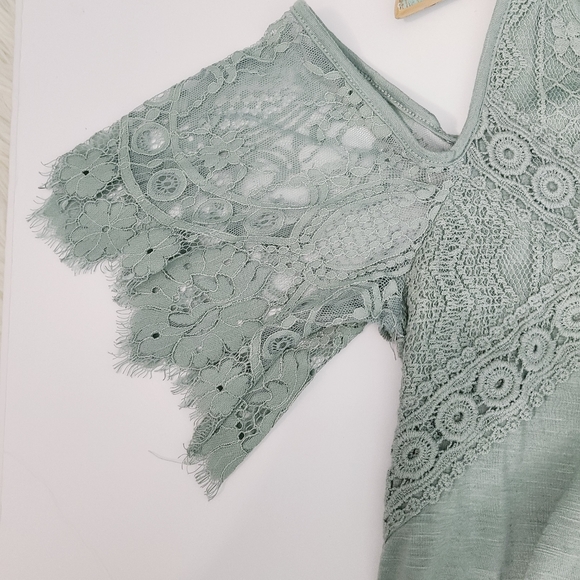 Green Cold Shoulders Blouse - Picture 3 of 8